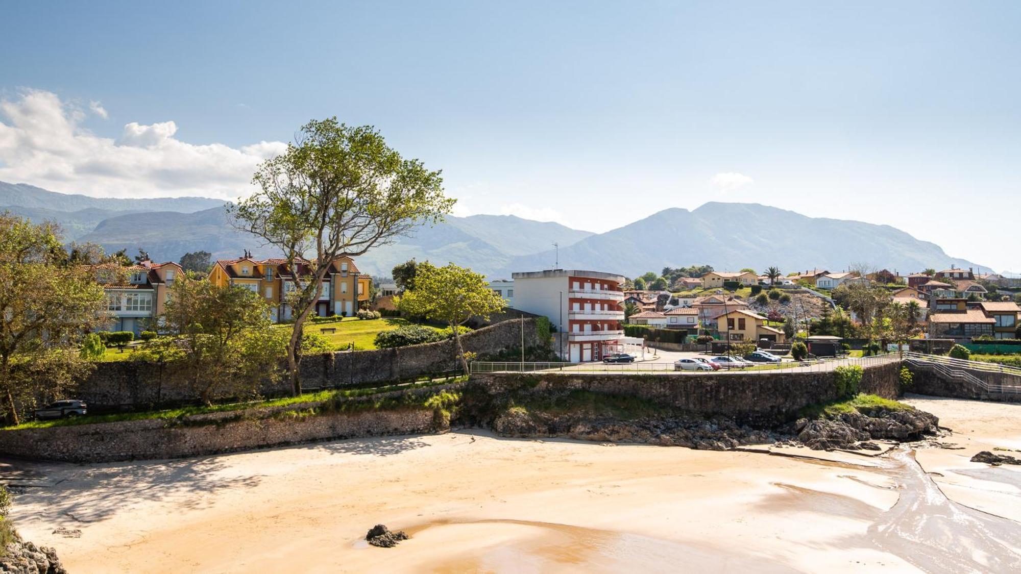 利亚内斯 Casa En La Costa Con Wifi Jardin Y Barbacoa旅馆 外观 照片